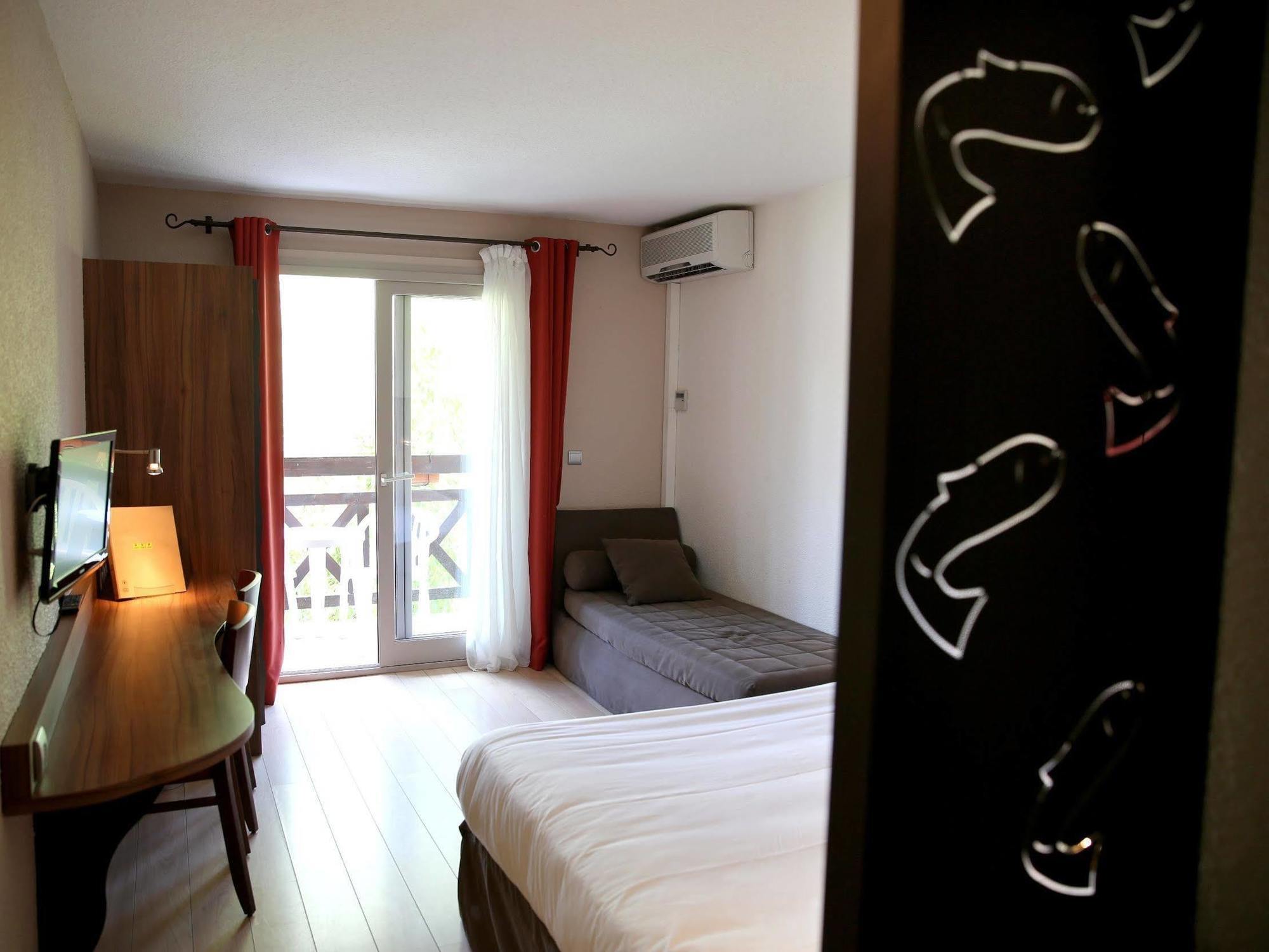 Logis hôtel Spa La Truite Dorée Vers  Buitenkant foto